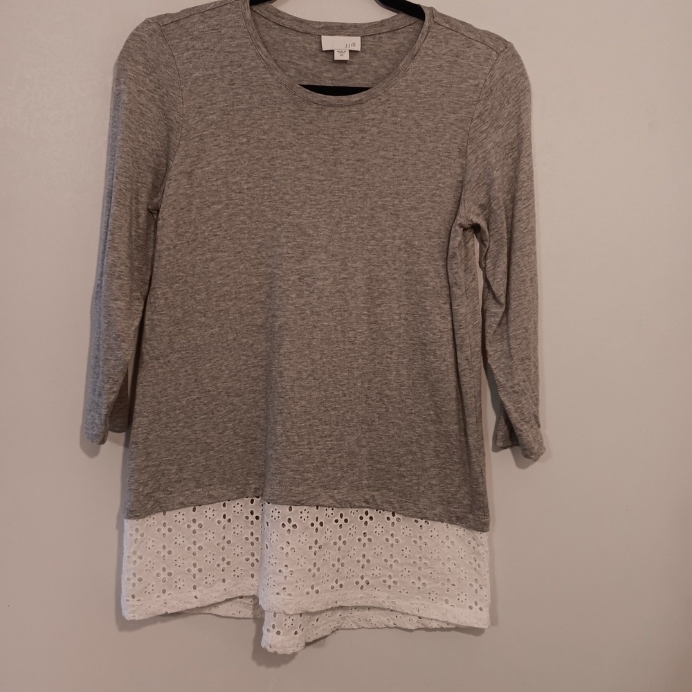 J Jill Gray 3/4 Sleeve Tunic Top with White Eyelet Hem - Size XS